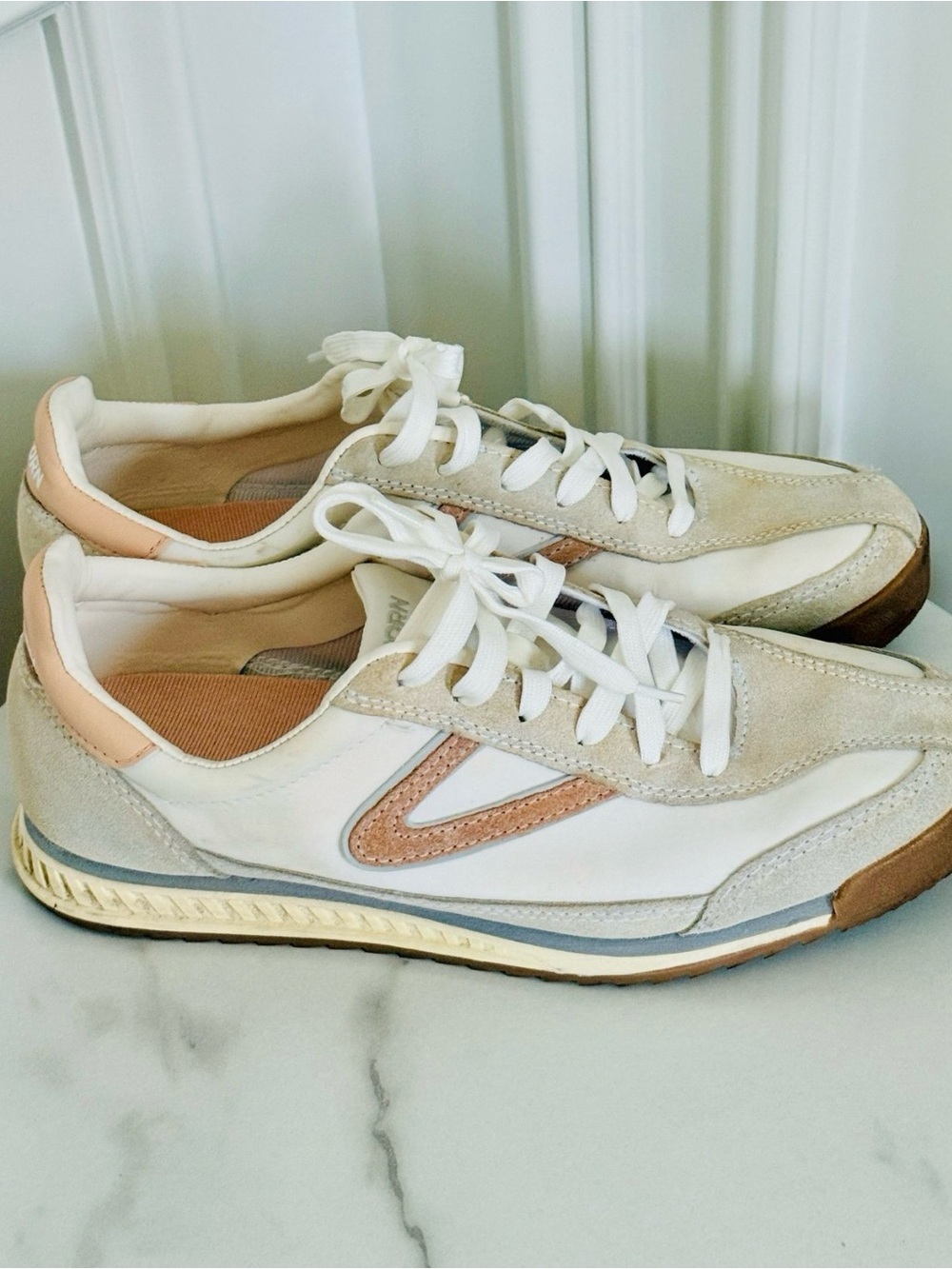 Tretorn Rawlins Retro Sneakers Women's Sz [X] Tan Suede Blush Gum Sole Vintage